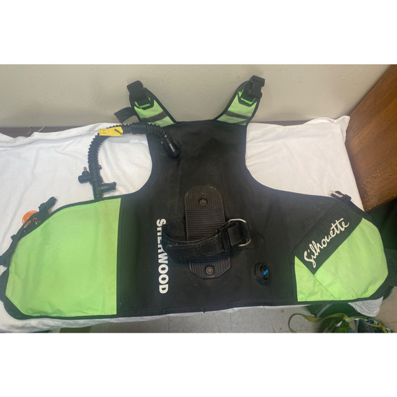 Sherwood Scuba Silhouette Vest Size Medium M - Picture 14 of 16